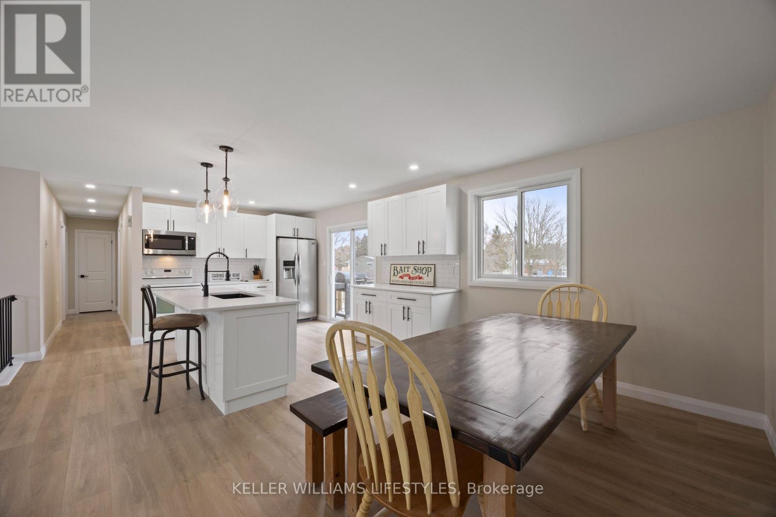 18 Hawthorn Crescent, North Middlesex, Ontario  N0M 1A0 - Photo 16 - X12605254