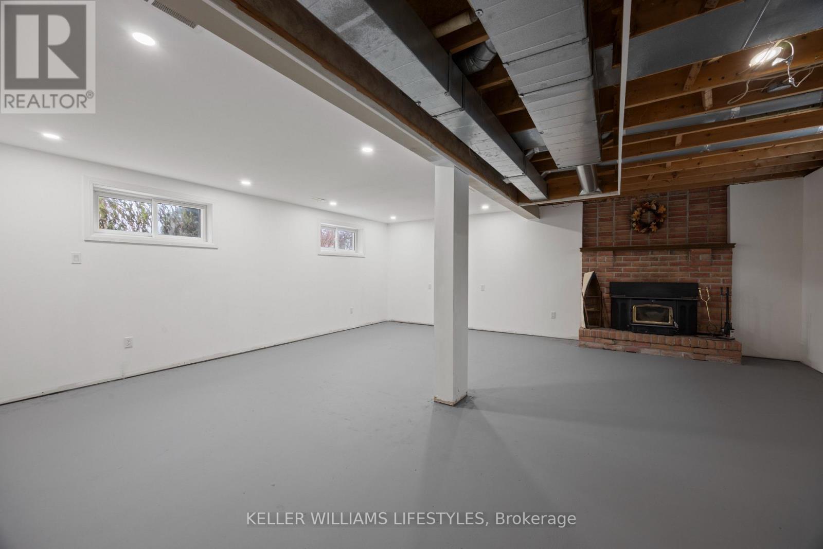 18 Hawthorn Crescent, North Middlesex, Ontario  N0M 1A0 - Photo 27 - X12605254