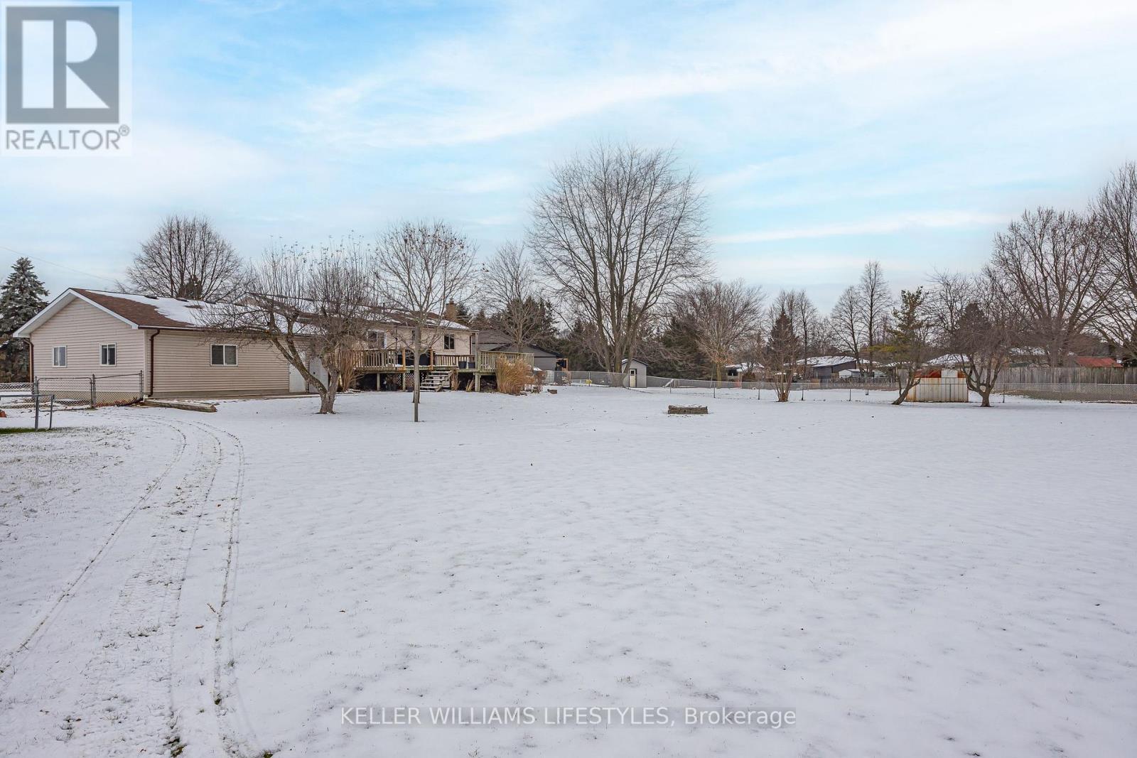 18 Hawthorn Crescent, North Middlesex, Ontario  N0M 1A0 - Photo 35 - X12605254