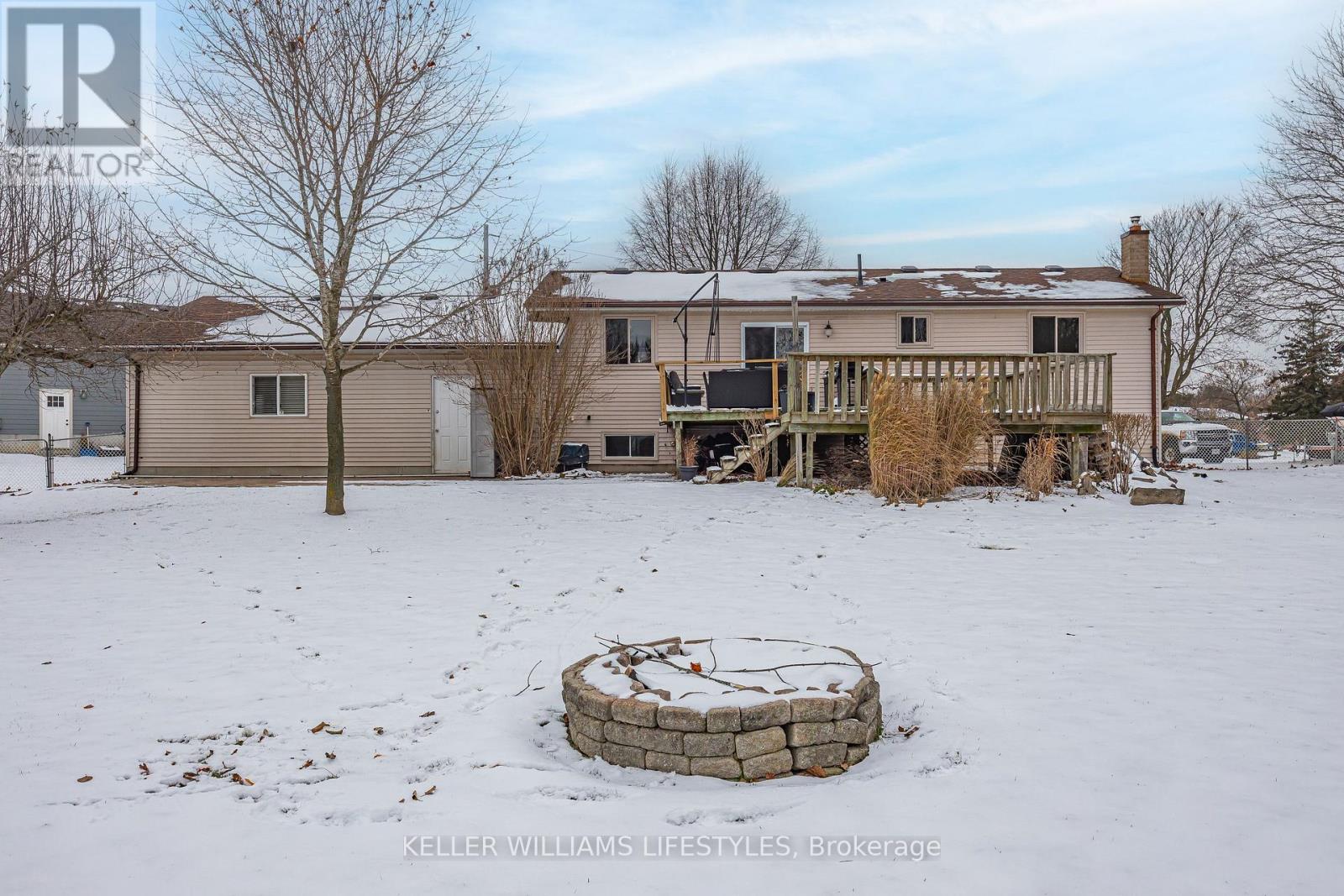 18 Hawthorn Crescent, North Middlesex, Ontario  N0M 1A0 - Photo 36 - X12605254