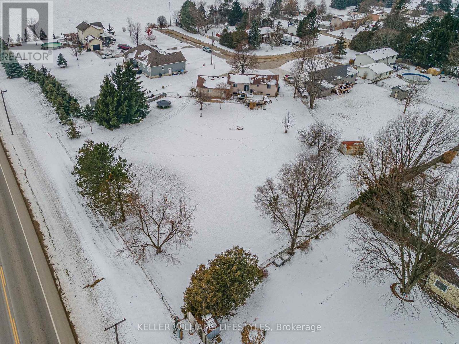 18 Hawthorn Crescent, North Middlesex, Ontario  N0M 1A0 - Photo 42 - X12605254