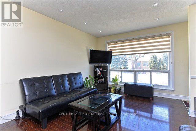 65 Newstead Crescent, Brampton, Ontario  L6V 2A8 - Photo 2 - W12735552