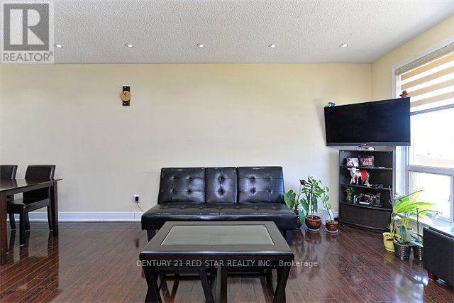 65 Newstead Crescent, Brampton, Ontario  L6V 2A8 - Photo 3 - W12735552