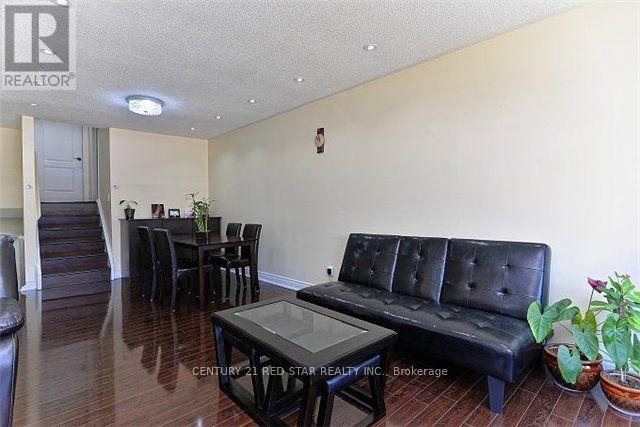 65 Newstead Crescent, Brampton, Ontario  L6V 2A8 - Photo 5 - W12735552