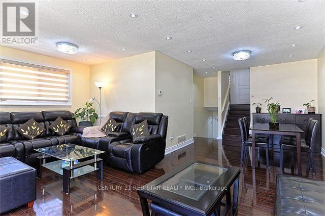 65 Newstead Crescent, Brampton, Ontario  L6V 2A8 - Photo 6 - W12735552