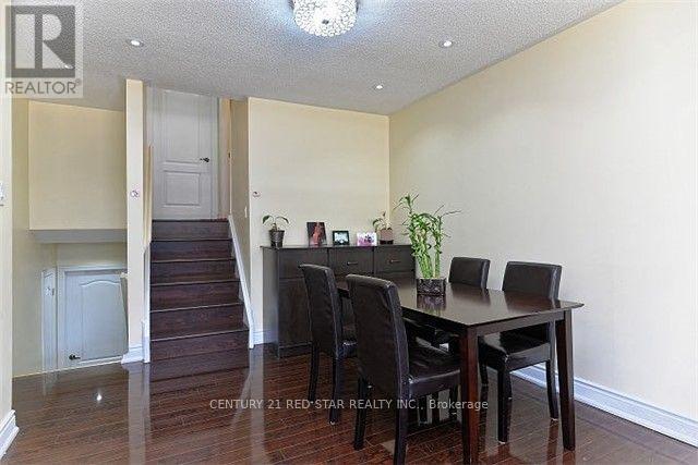 65 Newstead Crescent, Brampton, Ontario  L6V 2A8 - Photo 8 - W12735552