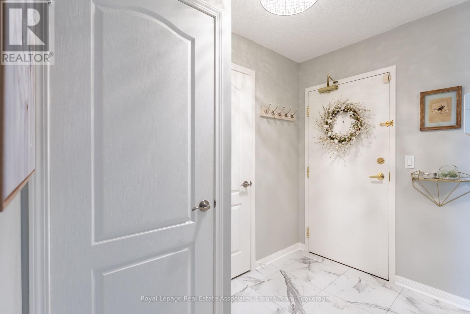 709 - 1140 Parkwest Place, Mississauga, Ontario  L5E 3K9 - Photo 4 - W12735560