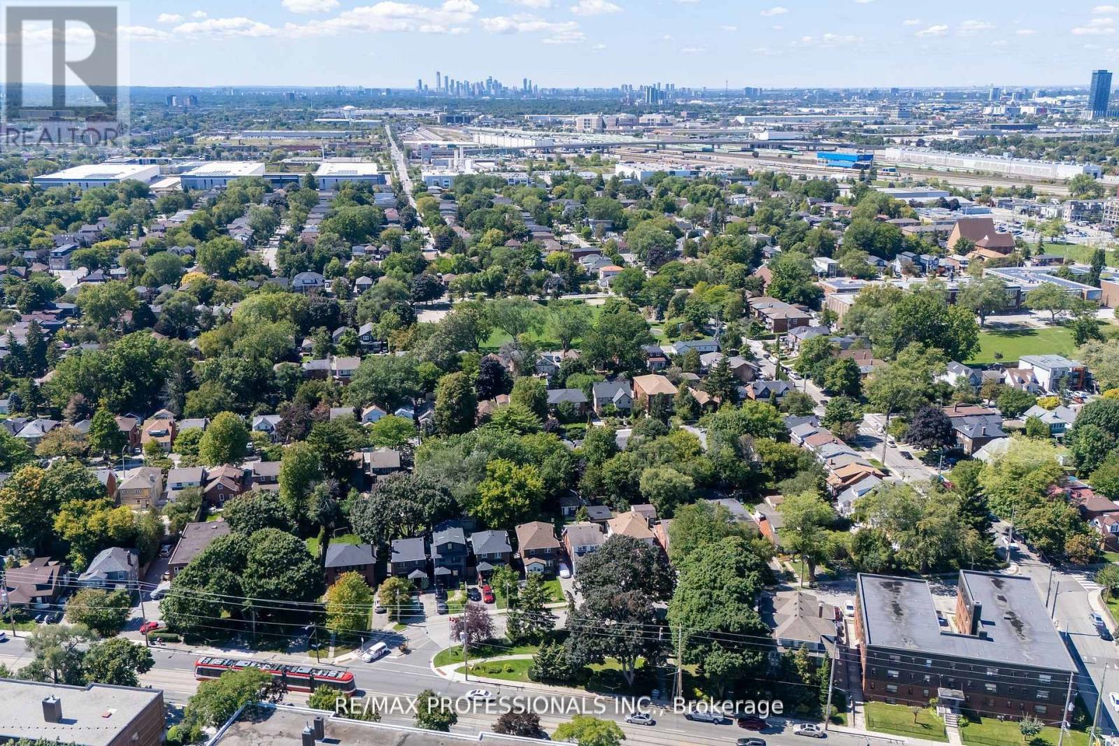 24 Queens Avenue, Toronto, Ontario  M8V 2N1 - Photo 42 - W12735636