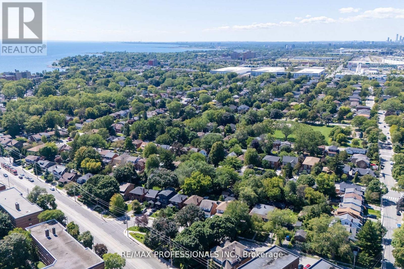 24 Queens Avenue, Toronto, Ontario  M8V 2N1 - Photo 43 - W12735636