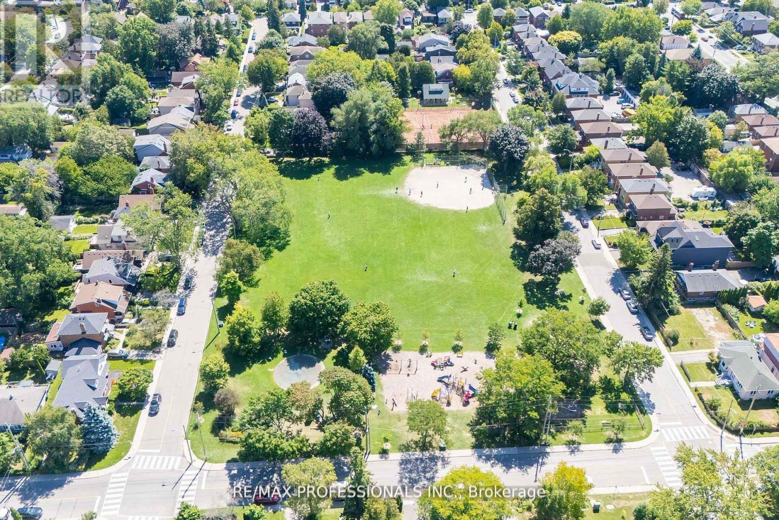 24 Queens Avenue, Toronto, Ontario  M8V 2N1 - Photo 46 - W12735636