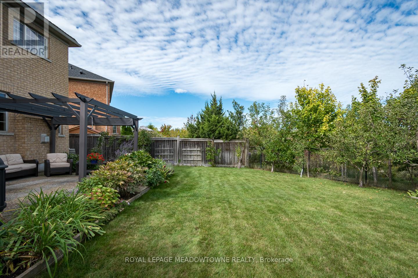 318 MALBOEUF COURT, Milton, Ontario