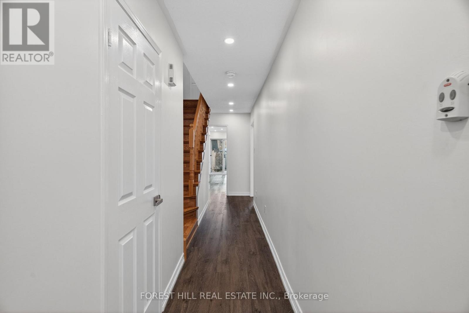 532 Steddick Court, Mississauga, Ontario  L5R 3T1 - Photo 4 - W12735682