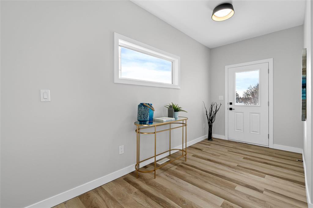 233 Numeracy Lane, Winnipeg, Manitoba  R2P 3A6 - Photo 3 - 202601278