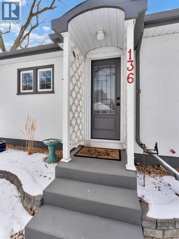 136 3 Avenue Se, Medicine Hat, Alberta  T1A 2L8 - Photo 4 - A2281453