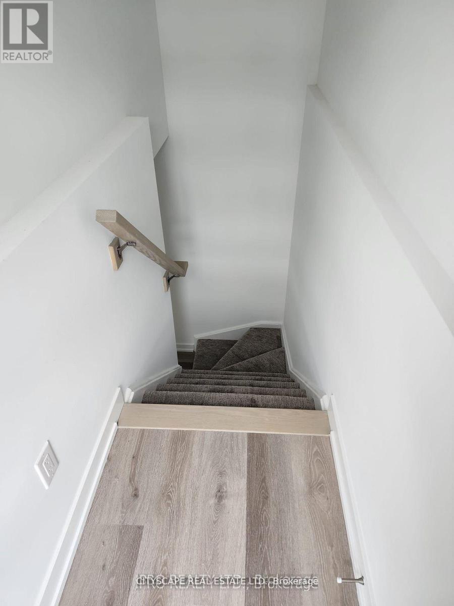 814 - 4263 Fourth Avenue, Niagara Falls, Ontario  L2E 0C2 - Photo 3 - X12735544