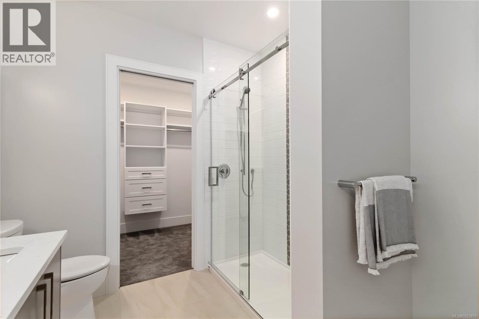 305 990 Doumac Ave, Saanich, British Columbia  V8Y 1M4 - Photo 10 - 1023875