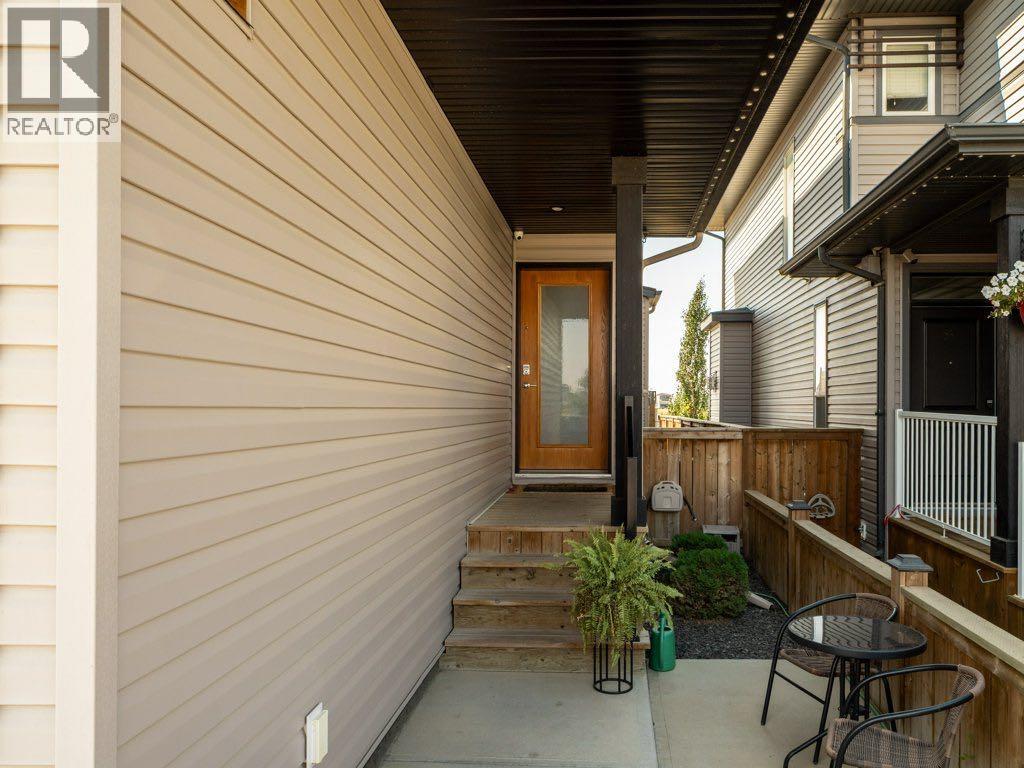 102 Blackwolf Bay N, Lethbridge, Alberta  T1H 7E9 - Photo 4 - A2281852