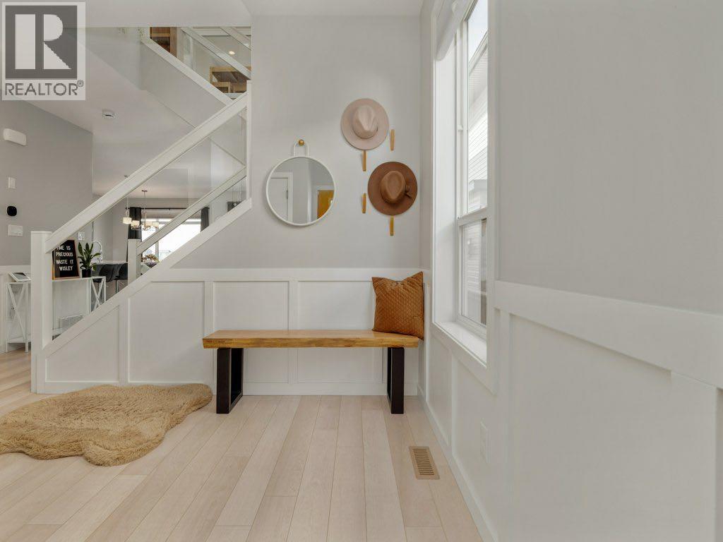 102 Blackwolf Bay N, Lethbridge, Alberta  T1H 7E9 - Photo 5 - A2281852