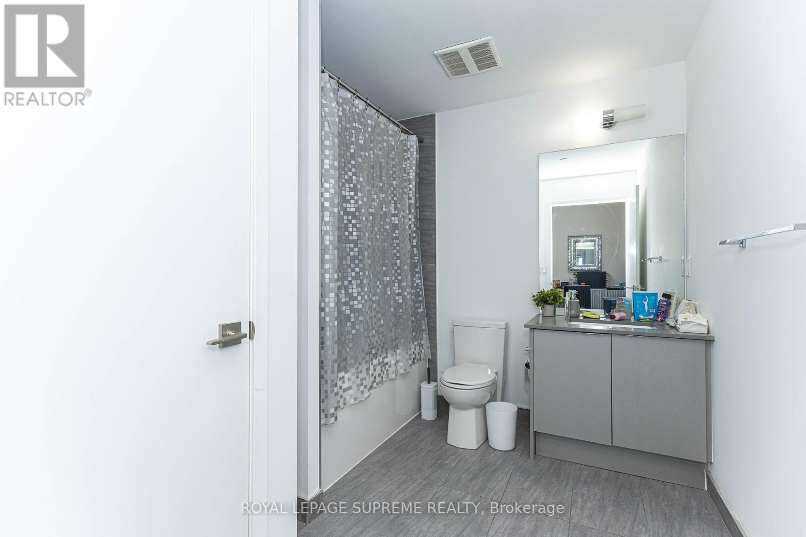 2010 - 297 Oak Walk Drive, Oakville, Ontario  L6H 3R6 - Photo 18 - W12726110