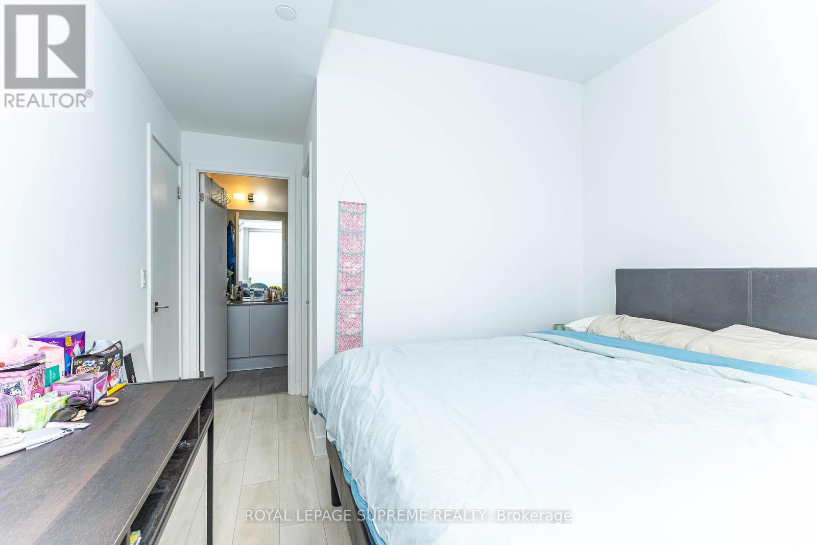 2010 - 297 Oak Walk Drive, Oakville, Ontario  L6H 3R6 - Photo 23 - W12726110