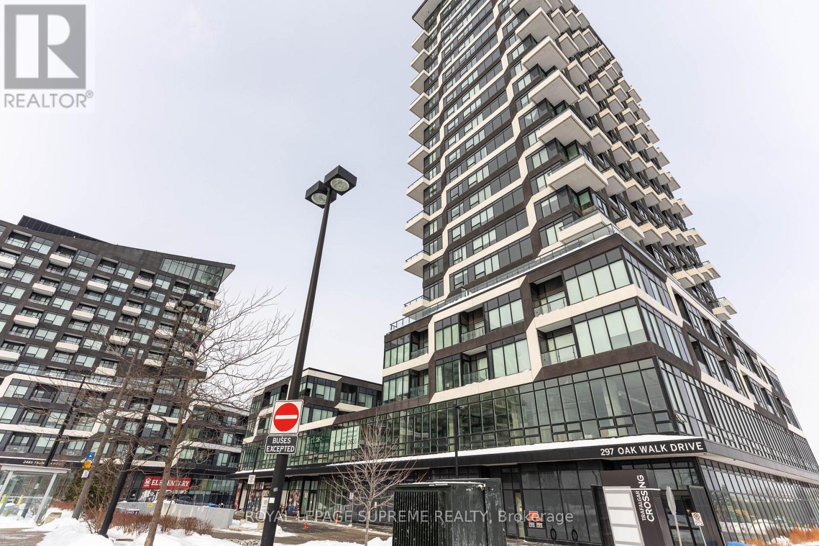 2010 - 297 OAK WALK DRIVE, Oakville, Ontario