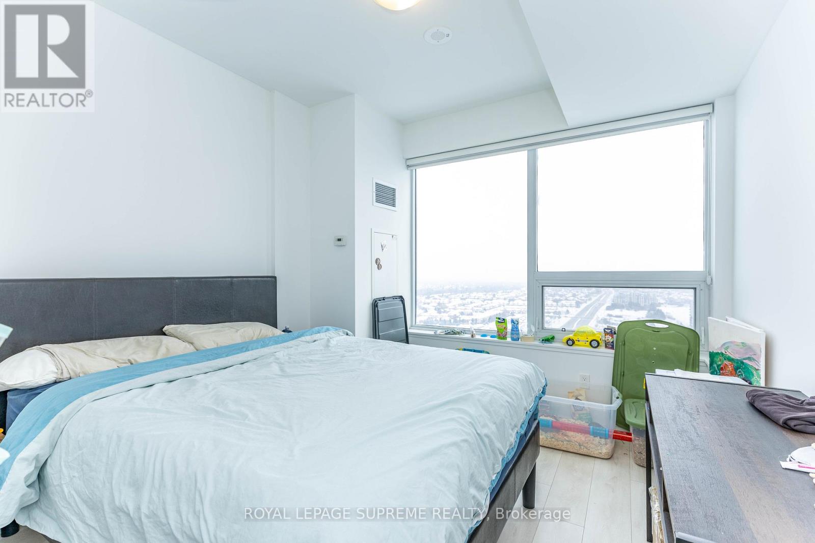 2010 - 297 Oak Walk Drive, Oakville, Ontario  L6H 3R6 - Photo 22 - W12726110