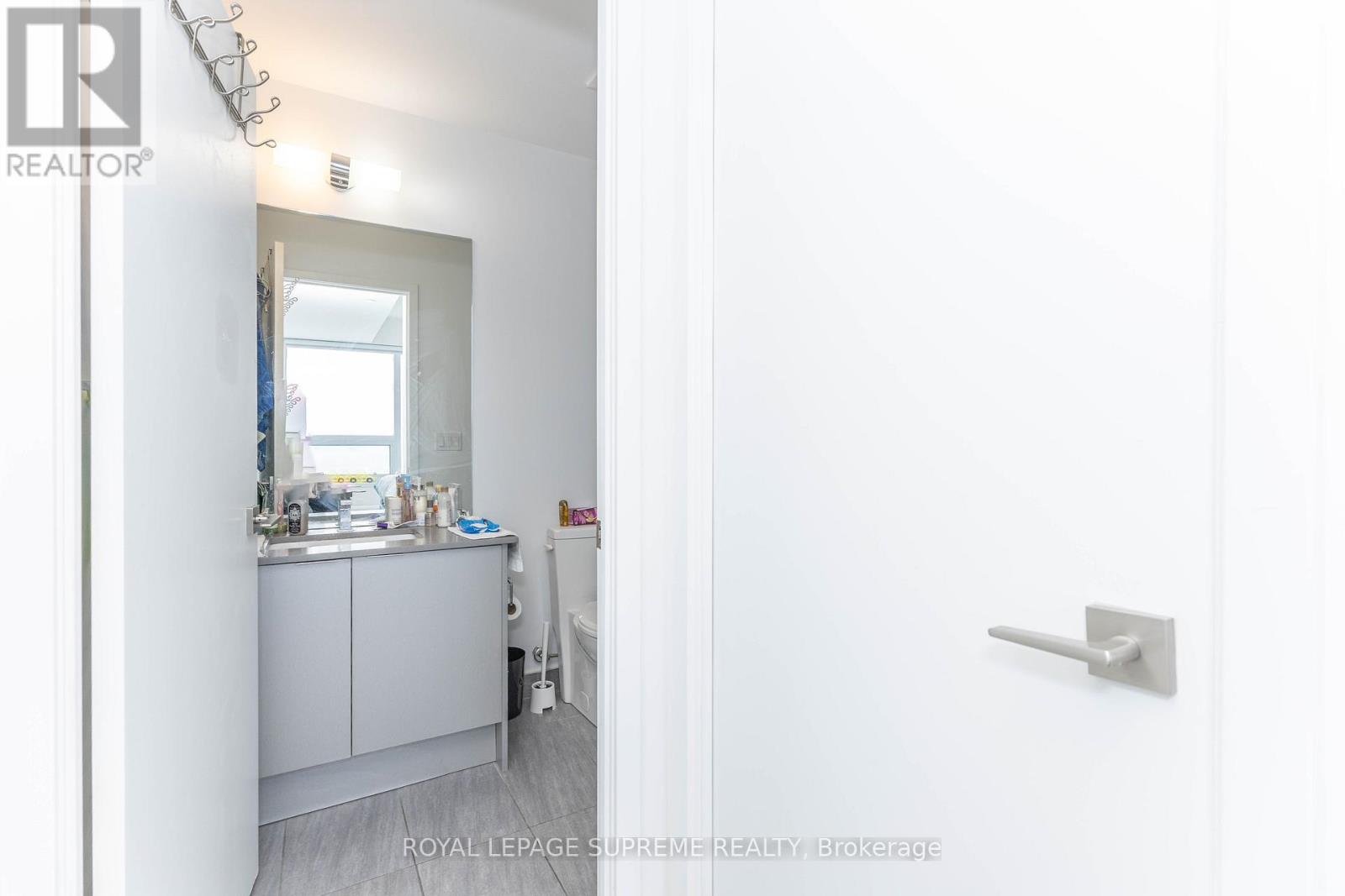 2010 - 297 Oak Walk Drive, Oakville, Ontario  L6H 3R6 - Photo 24 - W12726110