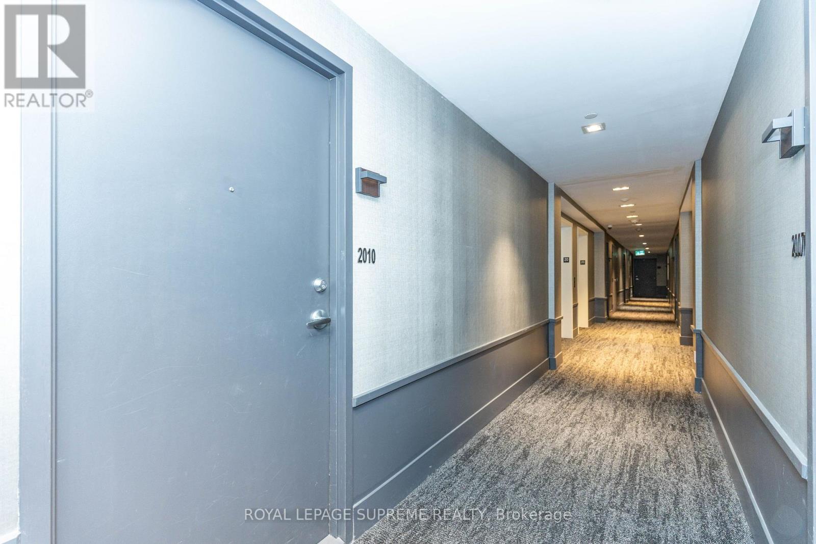 2010 - 297 Oak Walk Drive, Oakville, Ontario  L6H 3R6 - Photo 8 - W12726110