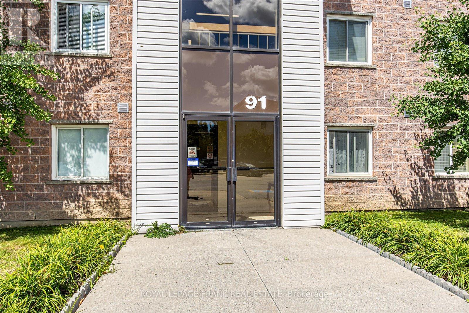 104 - 91 Aspen Springs Drive, Clarington, Ontario  L1C 5J9 - Photo 2 - E12735772