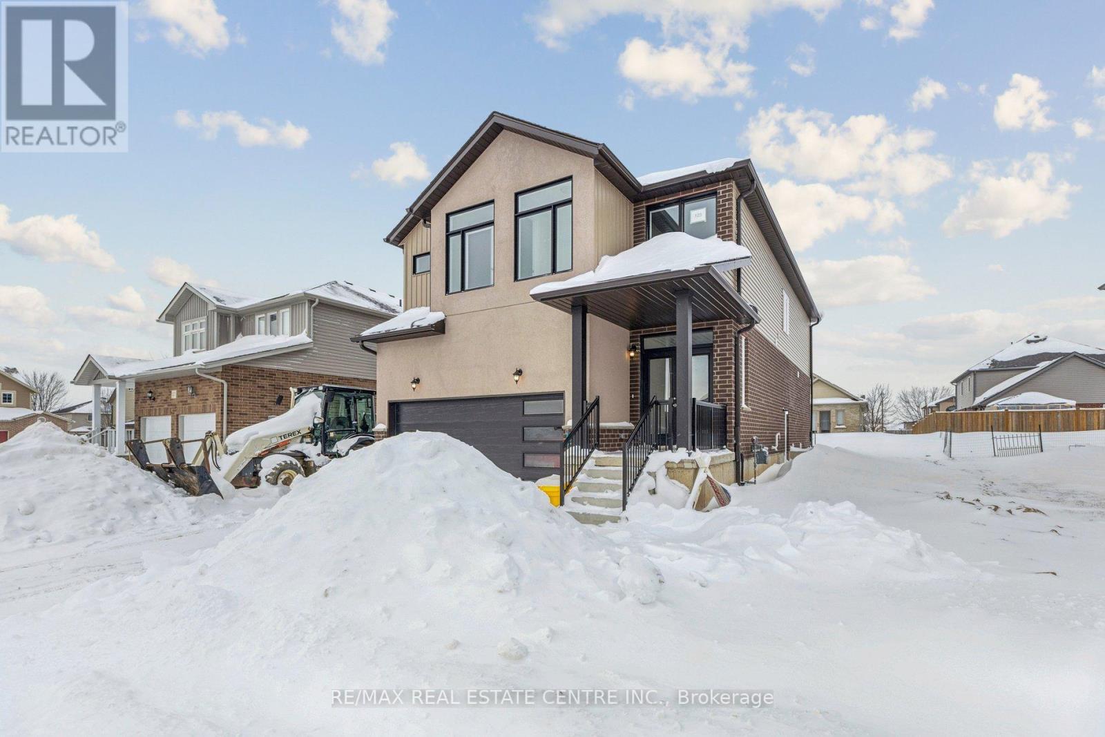 123 MAPLE STREET, Mapleton, Ontario