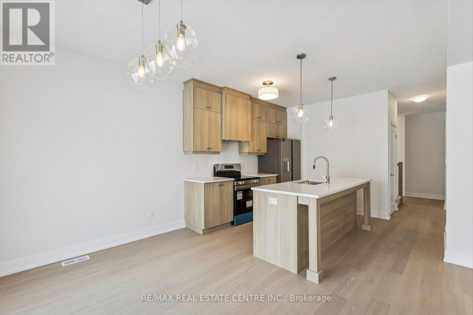 123 Maple Street, Mapleton, Ontario  N0G 1P0 - Photo 17 - X12615418