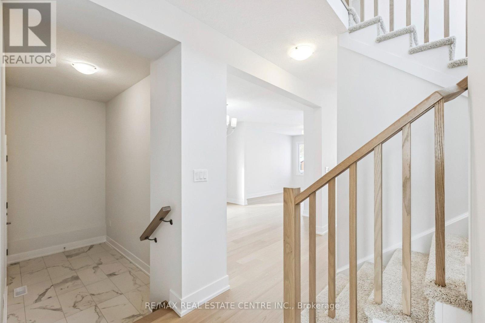 123 Maple Street, Mapleton, Ontario  N0G 1P0 - Photo 5 - X12615418