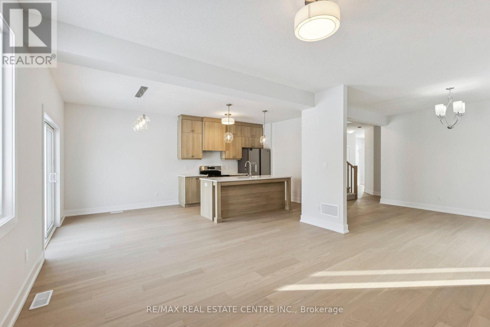 123 Maple Street, Mapleton, Ontario  N0G 1P0 - Photo 14 - X12615418