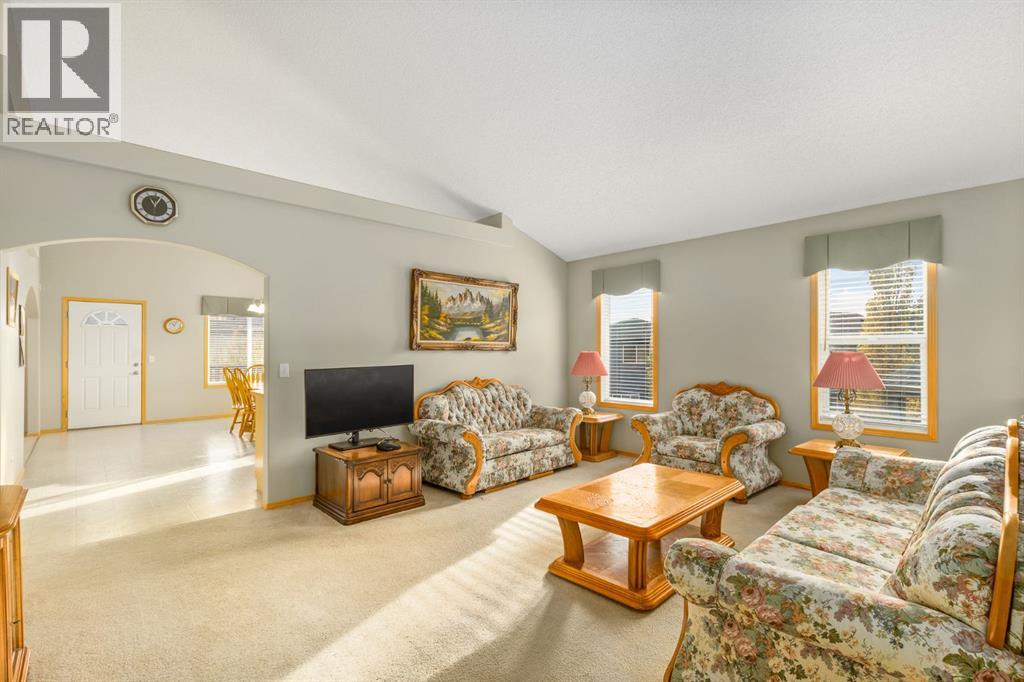 131 Panatella Close Nw, Calgary, Alberta  T3K 6C9 - Photo 5 - A2266572