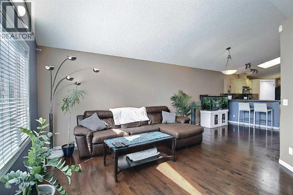 1 Prestwick Mount Se, Calgary, Alberta  T2Z 4P5 - Photo 4 - A2276894