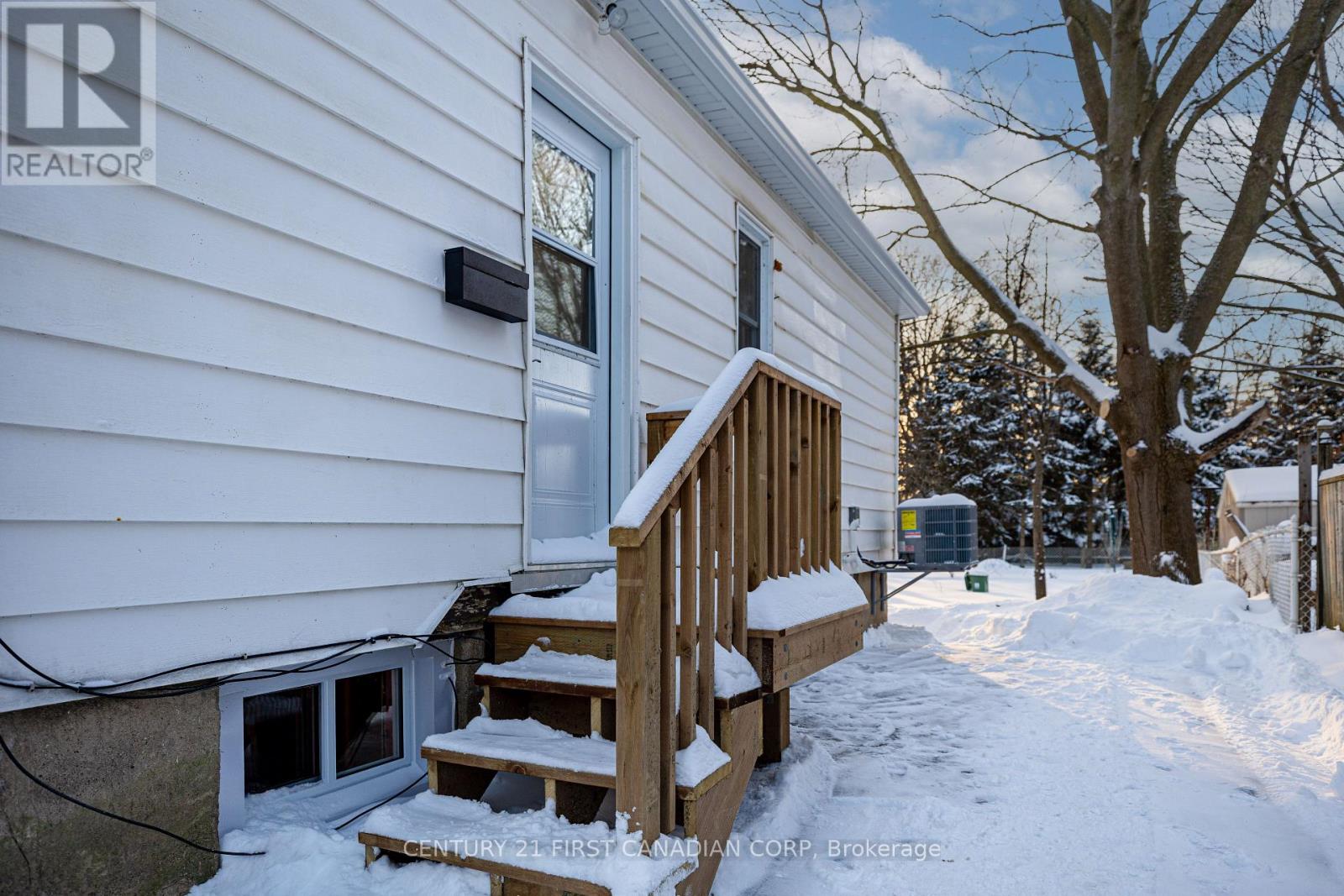 45 Fairview Avenue, London South, Ontario  N6C 4T4 - Photo 4 - X12735912