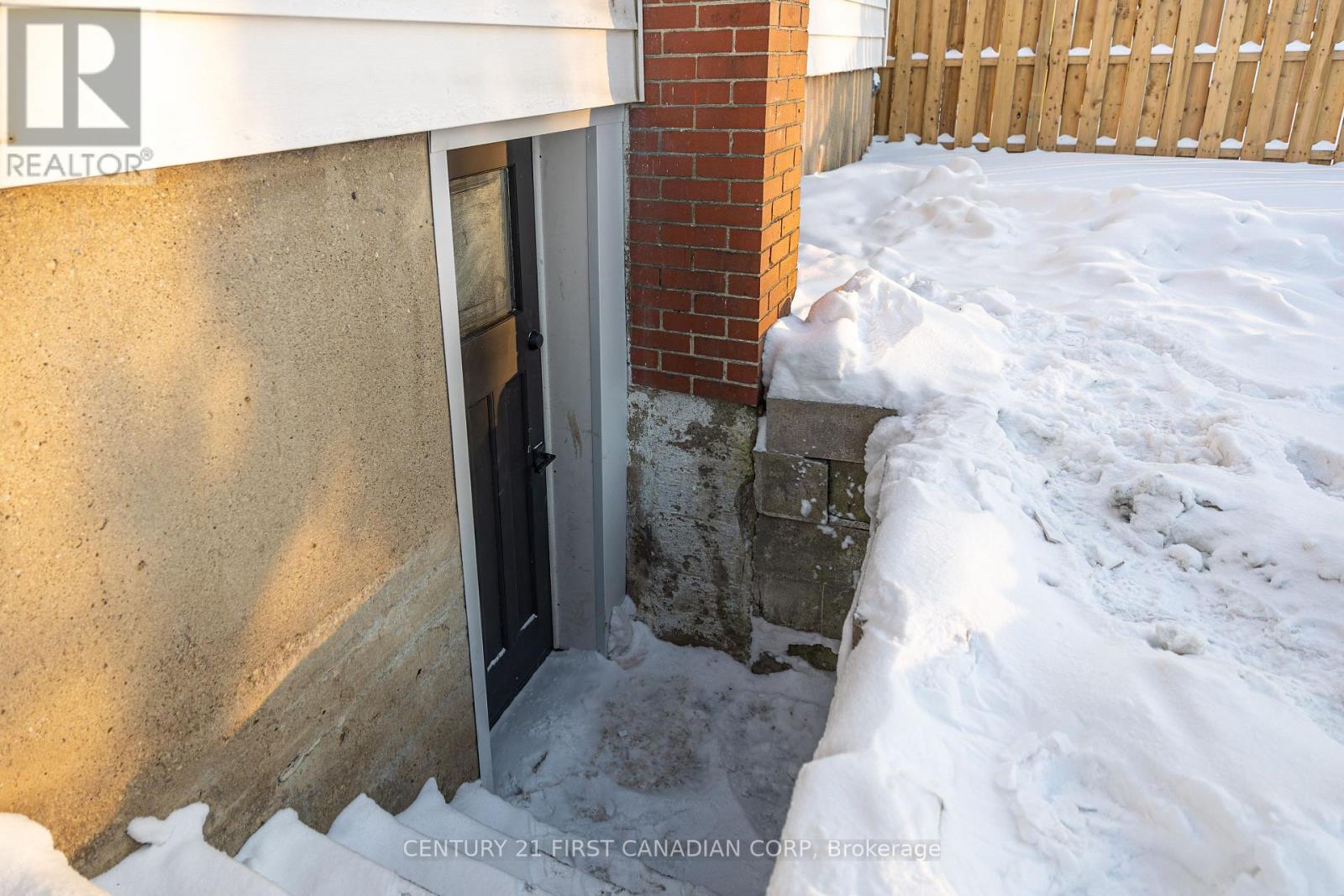 45 Fairview Avenue, London South, Ontario  N6C 4T4 - Photo 5 - X12735912