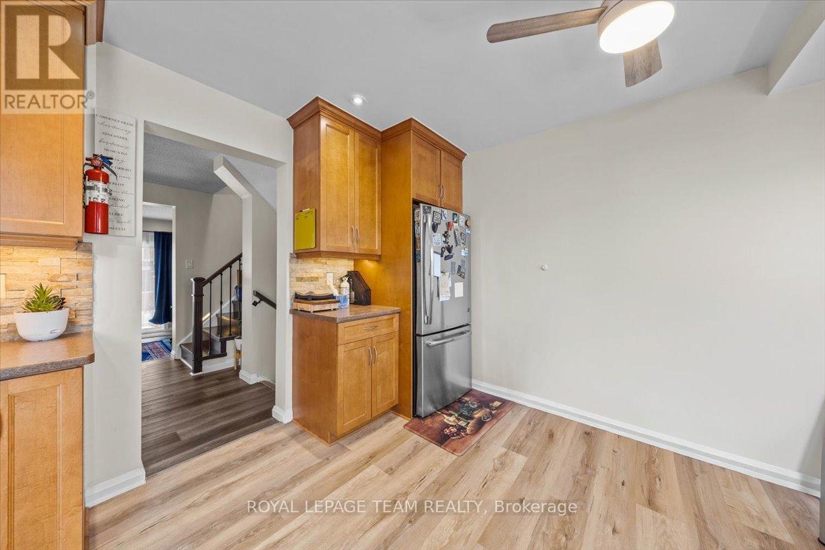 1137 Chimney Hill Way, Ottawa, Ontario  K1J 8Z7 - Photo 6 - X12735704