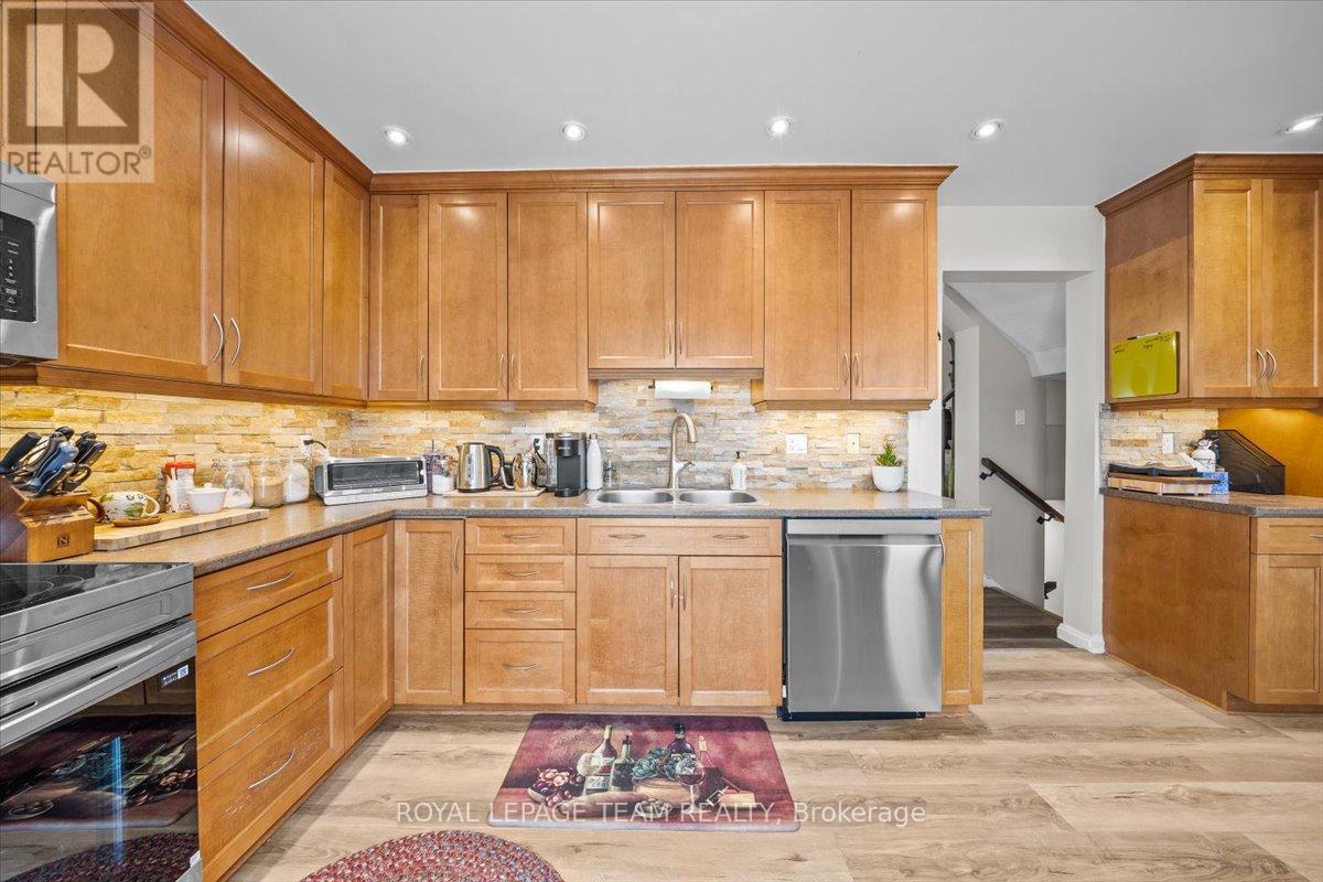 1137 Chimney Hill Way, Ottawa, Ontario  K1J 8Z7 - Photo 8 - X12735704