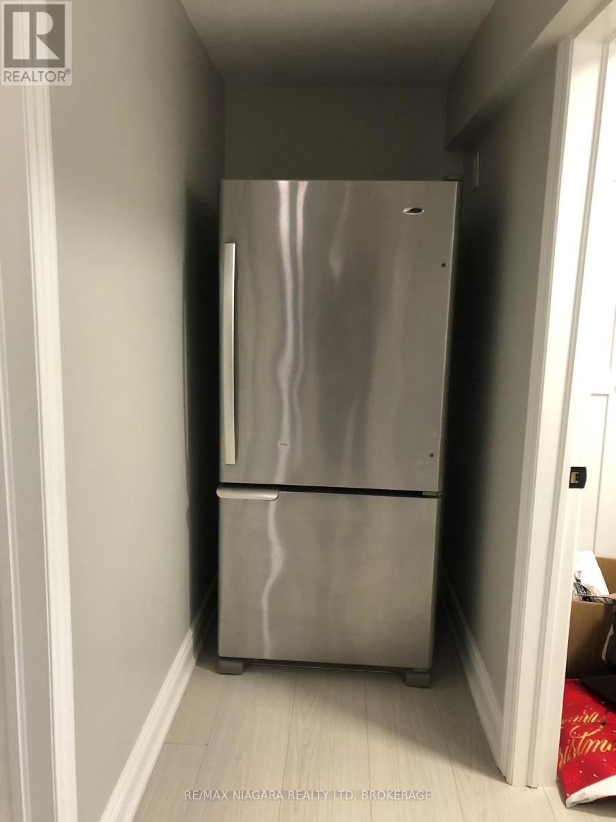 Lower - 29 Woodcroft Crescent, Welland, Ontario  L3C 2H6 - Photo 5 - X12735886