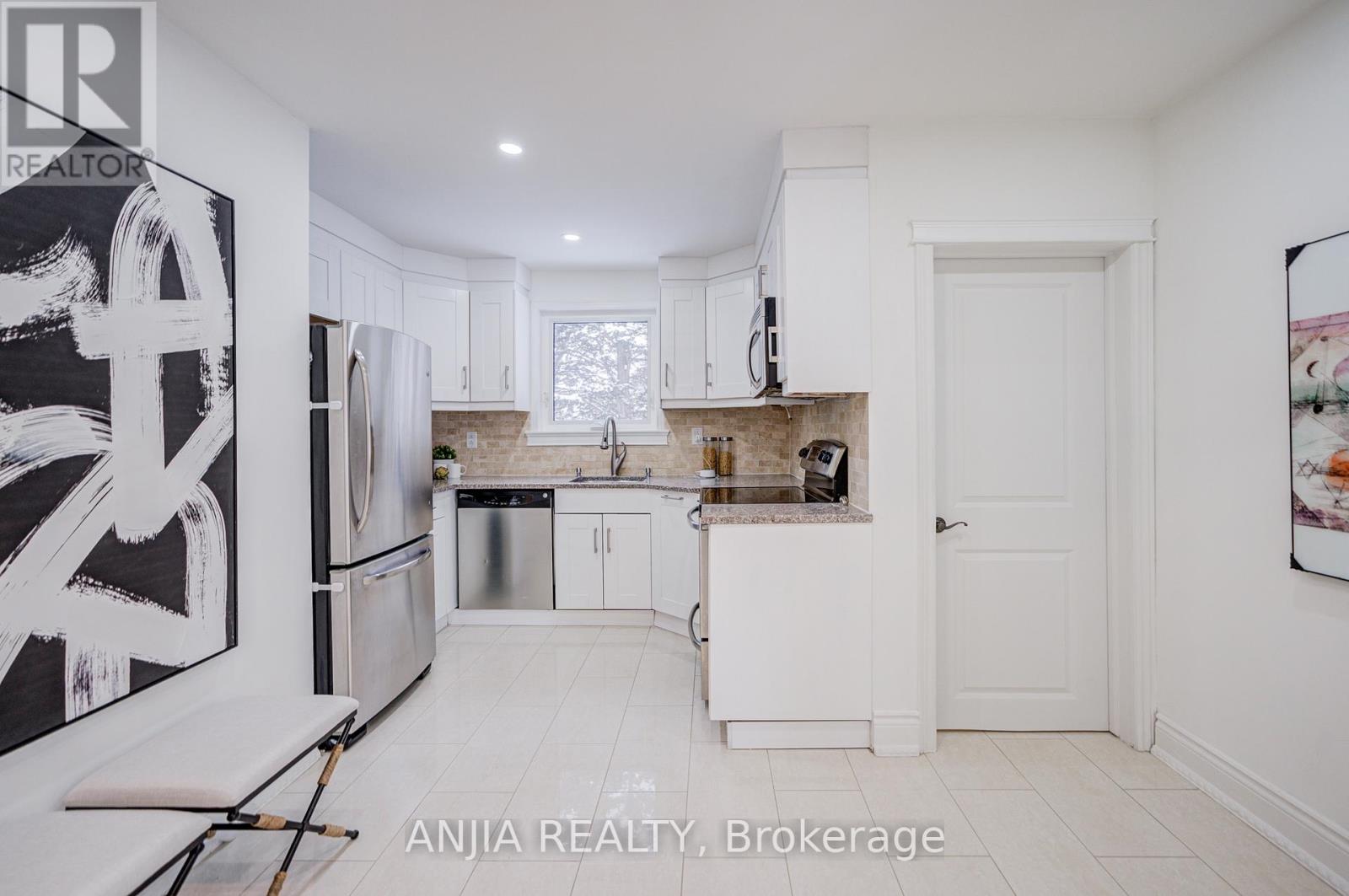 63 Rockport Crescent, Richmond Hill, Ontario  L4C 2L7 - Photo 12 - N12735482