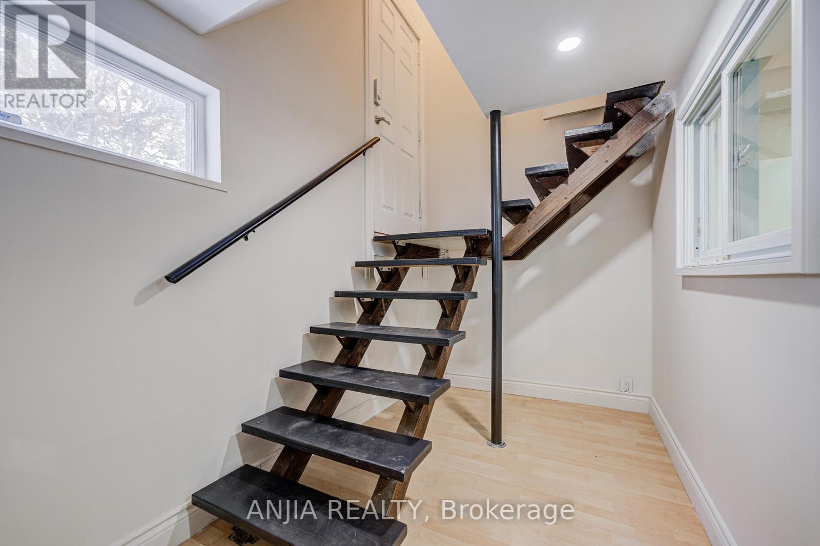 63 Rockport Crescent, Richmond Hill, Ontario  L4C 2L7 - Photo 24 - N12735482