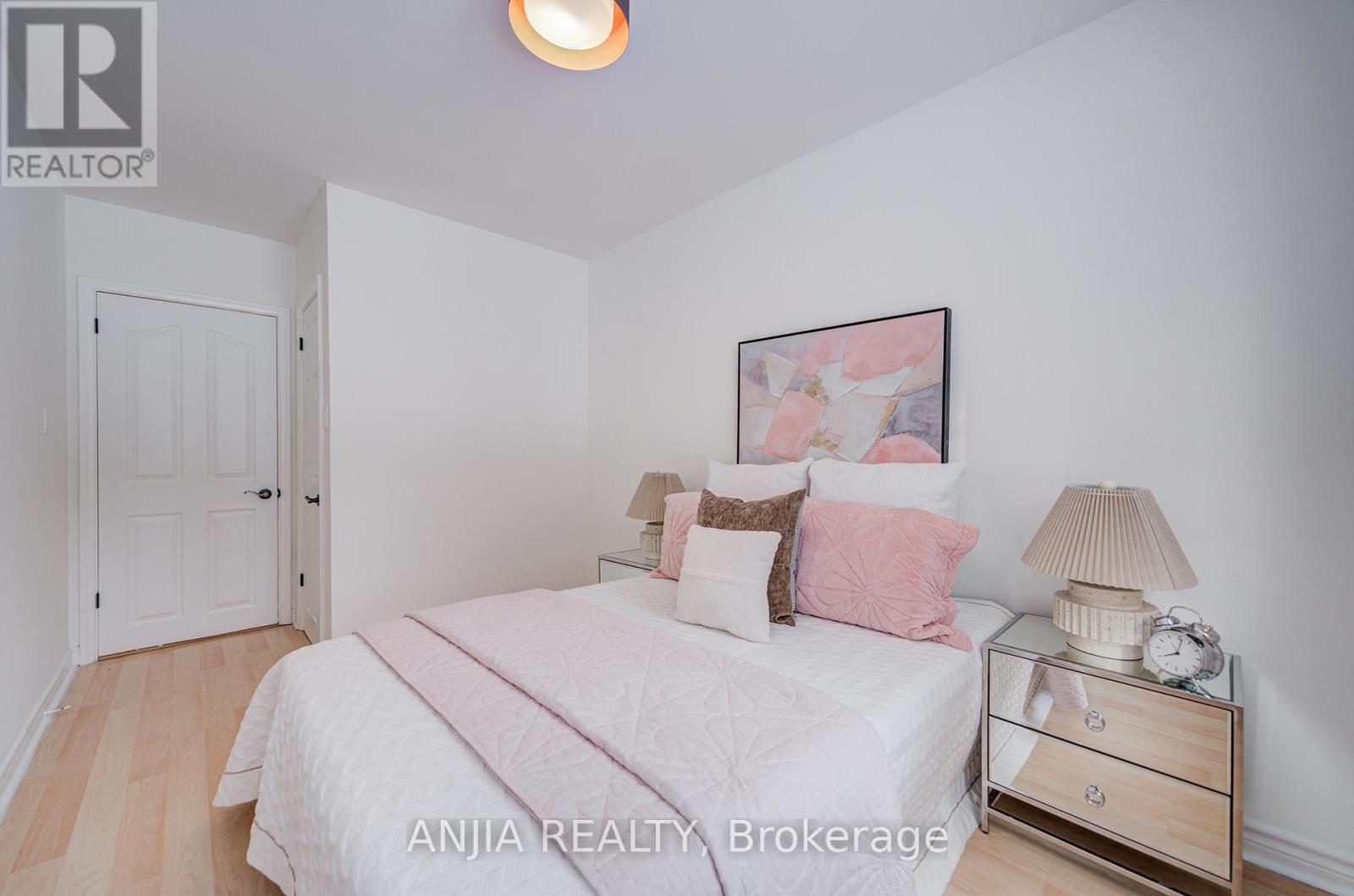 63 Rockport Crescent, Richmond Hill, Ontario  L4C 2L7 - Photo 16 - N12735482