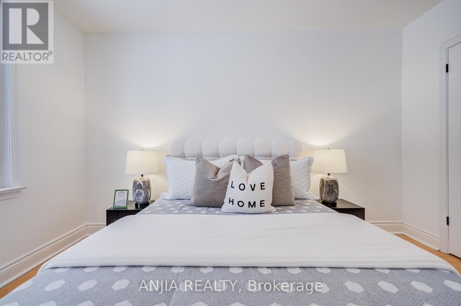 63 Rockport Crescent, Richmond Hill, Ontario  L4C 2L7 - Photo 18 - N12735482