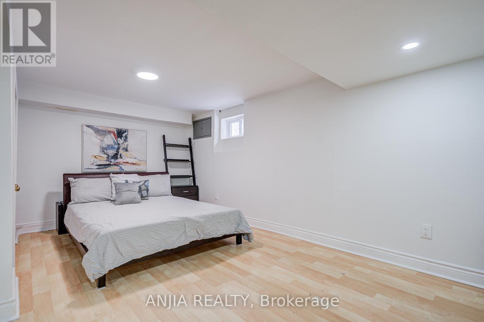 63 Rockport Crescent, Richmond Hill, Ontario  L4C 2L7 - Photo 28 - N12735482