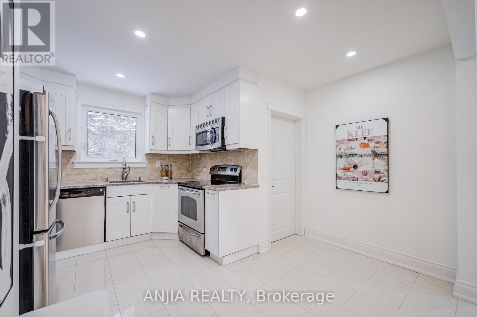 63 Rockport Crescent, Richmond Hill, Ontario  L4C 2L7 - Photo 13 - N12735482