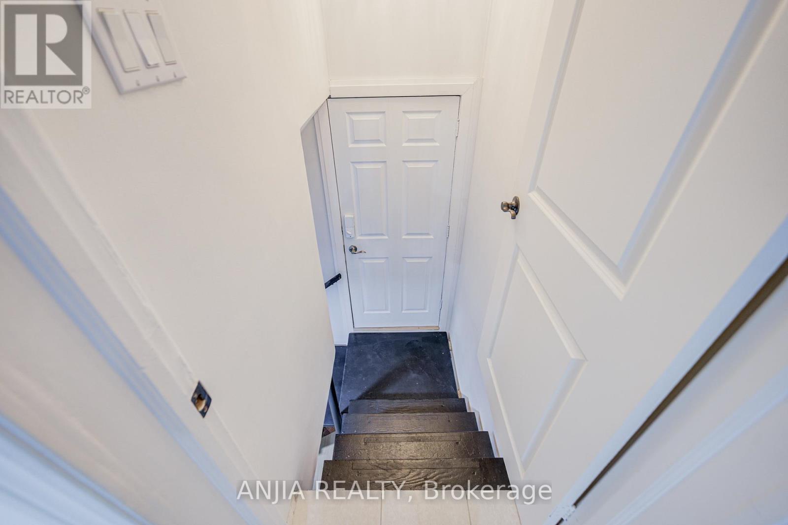 63 Rockport Crescent, Richmond Hill, Ontario  L4C 2L7 - Photo 23 - N12735482