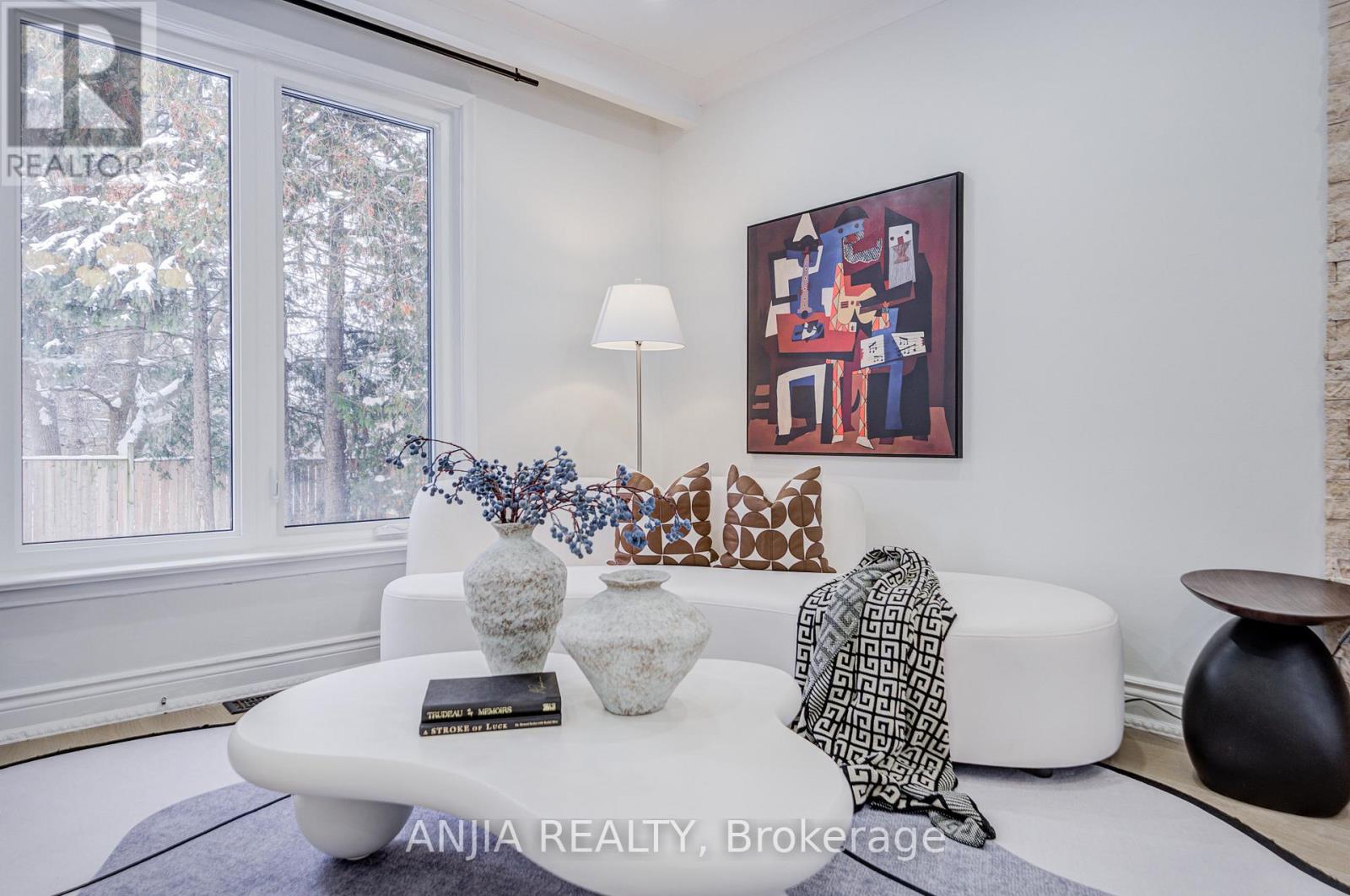 63 Rockport Crescent, Richmond Hill, Ontario  L4C 2L7 - Photo 9 - N12735482