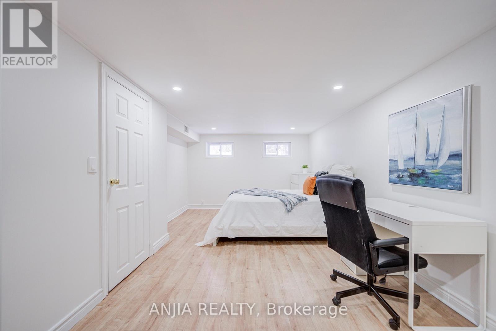 63 Rockport Crescent, Richmond Hill, Ontario  L4C 2L7 - Photo 35 - N12735482