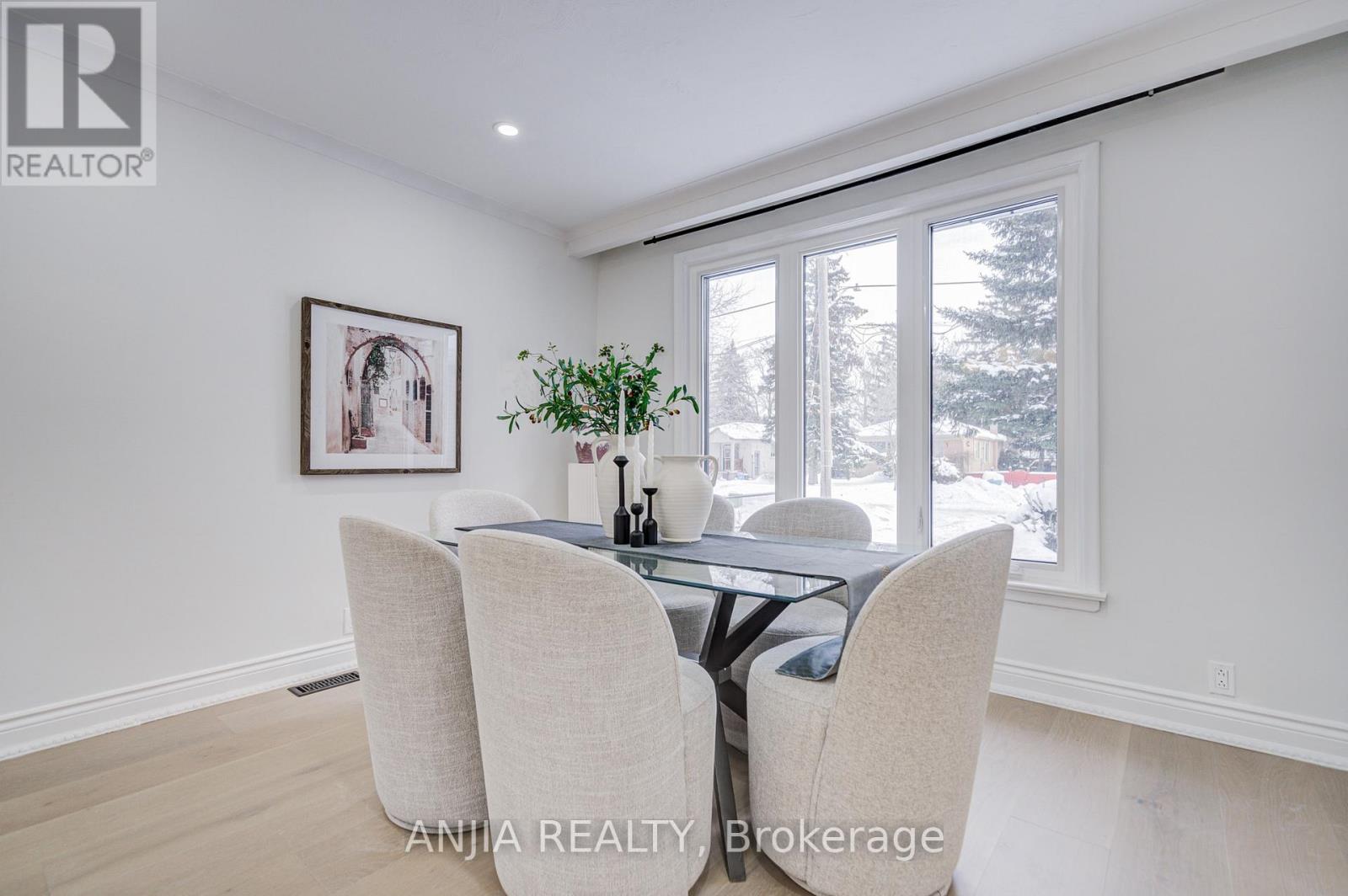 63 Rockport Crescent, Richmond Hill, Ontario  L4C 2L7 - Photo 6 - N12735482